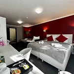 호텔 Grand Petit 3*