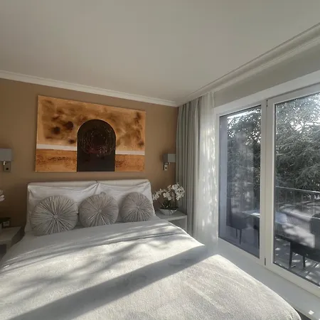 Grand Petit 3* Prague
