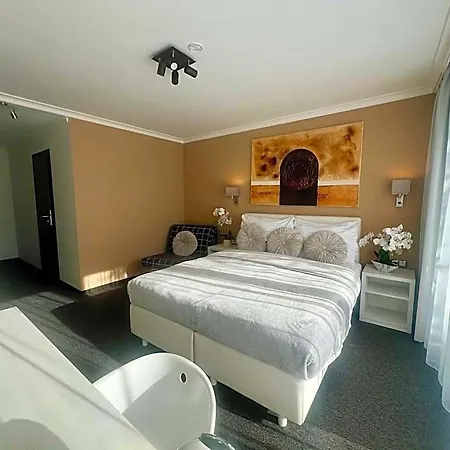 Hotel Grand Petit Prag