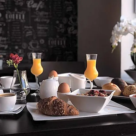Hotel Grand Petit