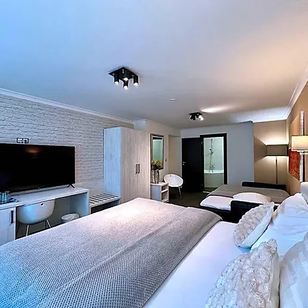 Grand Petit 3* Praha